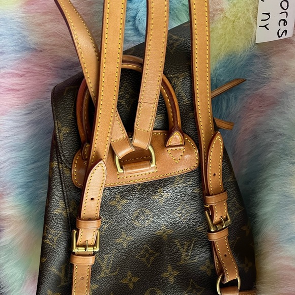 Louis Vuitton Montsouris PM - Picture 2 of 16